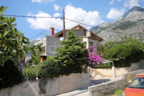Apartments with a parking space Makarska - 512